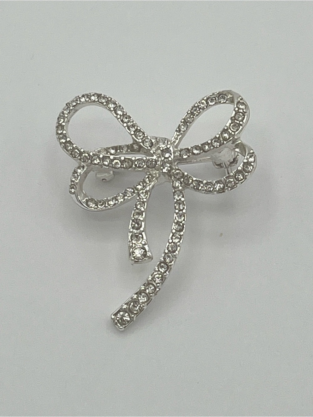 Pristine Silver Rhinestone Bow Brooch - Picture 1 of 2